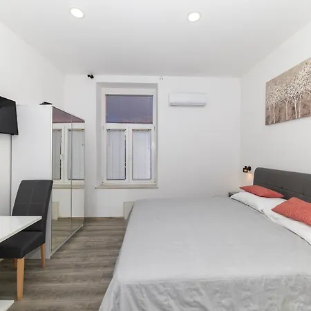 The Urban Nest By Belmont Realty * 자다르