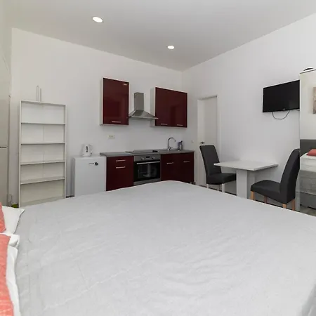 아파트 The Urban Nest By Belmont Realty 자다르