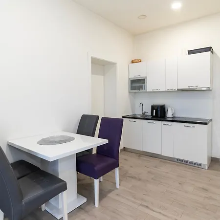 아파트 The Urban Nest By Belmont Realty *