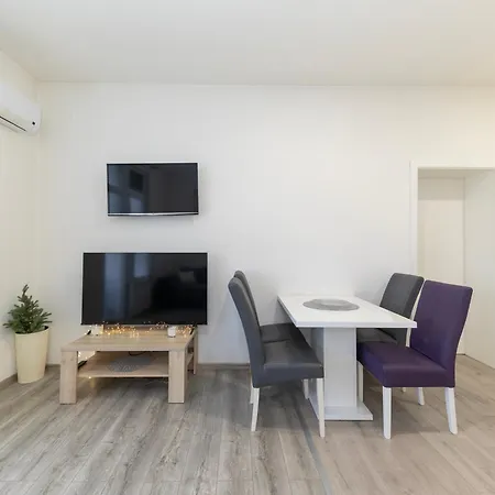 The Urban Nest By Belmont Realty * 자다르